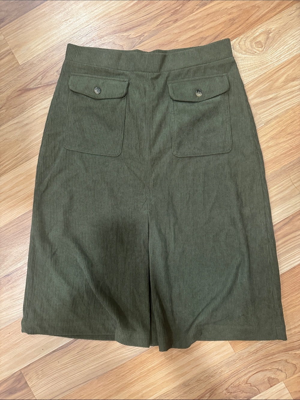 HALARA Olive Green Midi Skirt with Front Patch Pockets